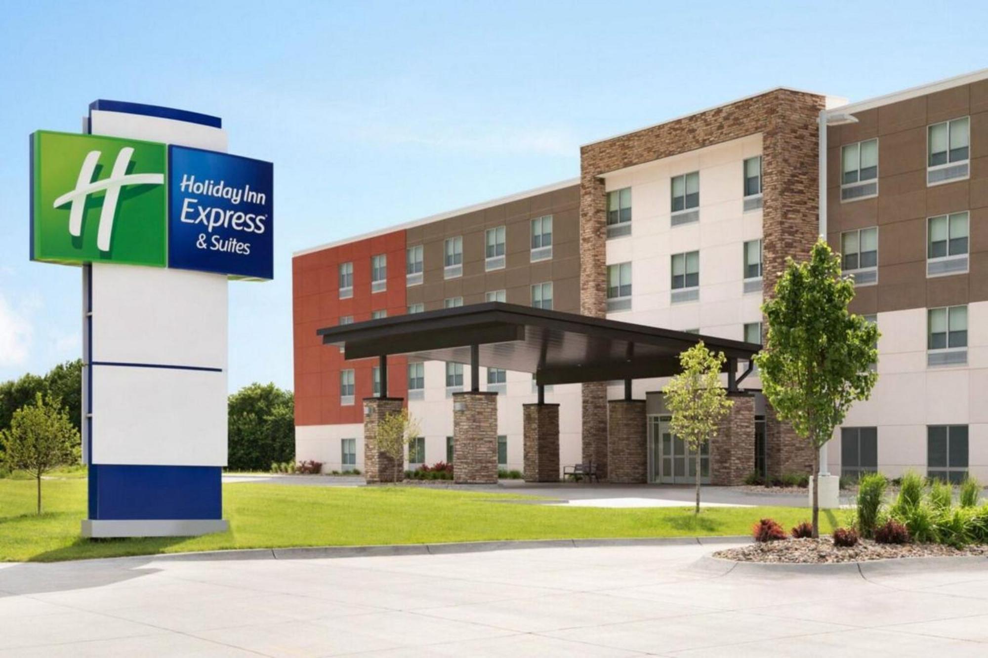 Holiday Inn Express & Suites Haltom City - Ft. Worth By Ihg Exterior photo